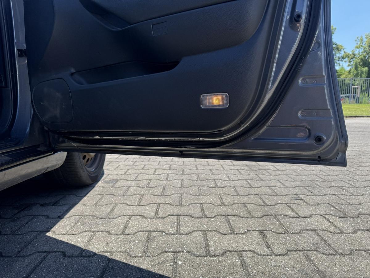 Toyota Avensis T25 original T&uuml;r vorn rechts 1E5 Gray Perleffekt Rohbau Bj.2004